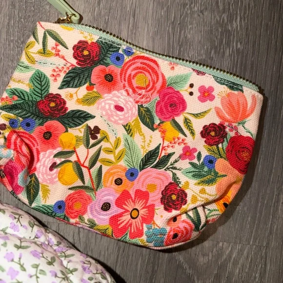 Lot of makeup bags - Picture 7 of 13